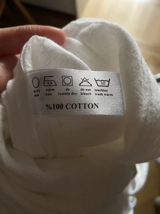 Salopeta albă din bumbac cu broderie