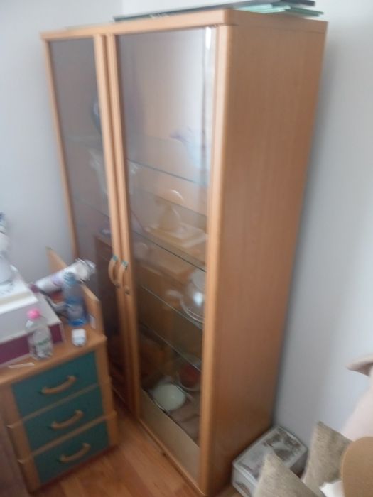 Dulap cu vitrină