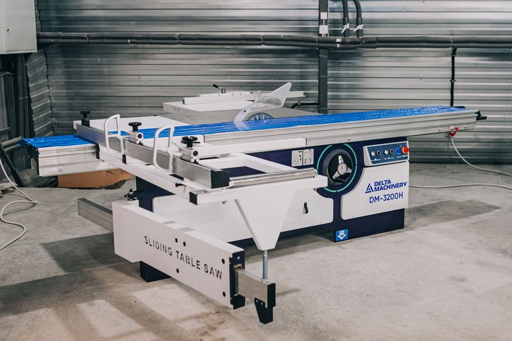 Форматно-раскроечный станок DELTAMACHINERY DM-3200H