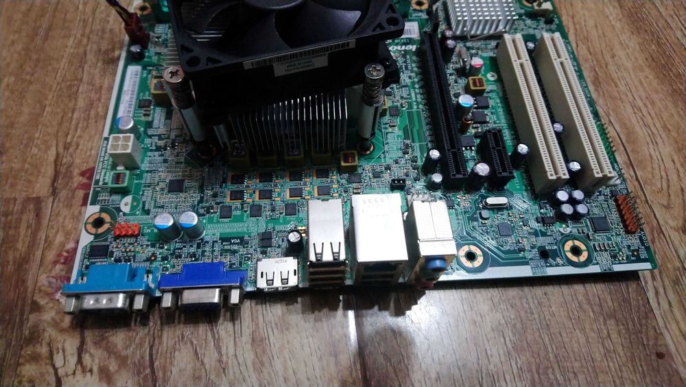 Placa de baza pentru calculator cu procesor i5