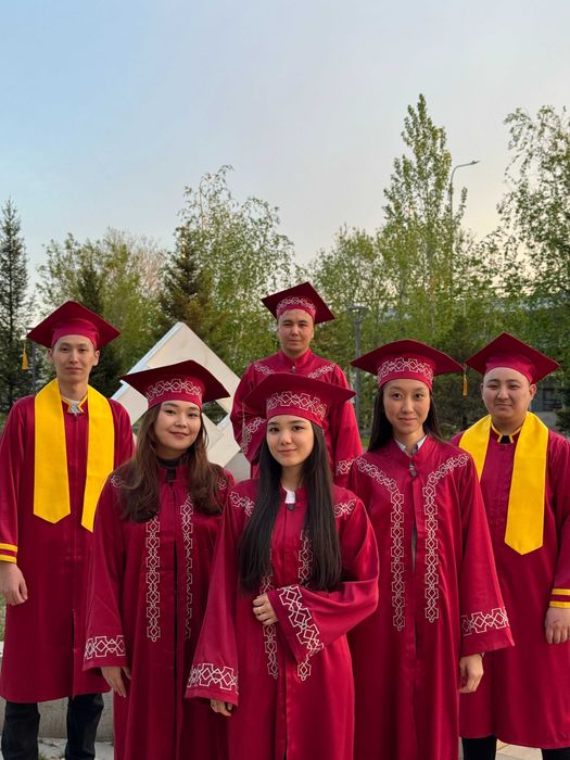 Имеются мантии новые