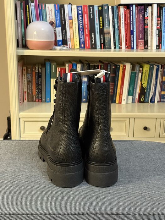 Ghete Tommy Hilfiger damă noi