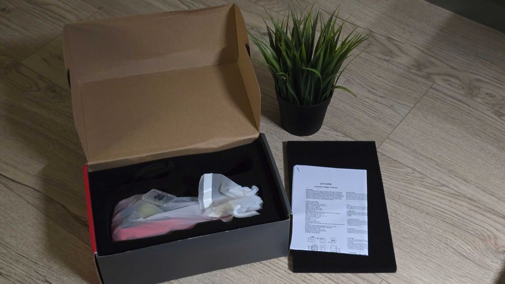 Camera cu termoviziune UNI-T UTi120S, detectare si inspectie scurgeri