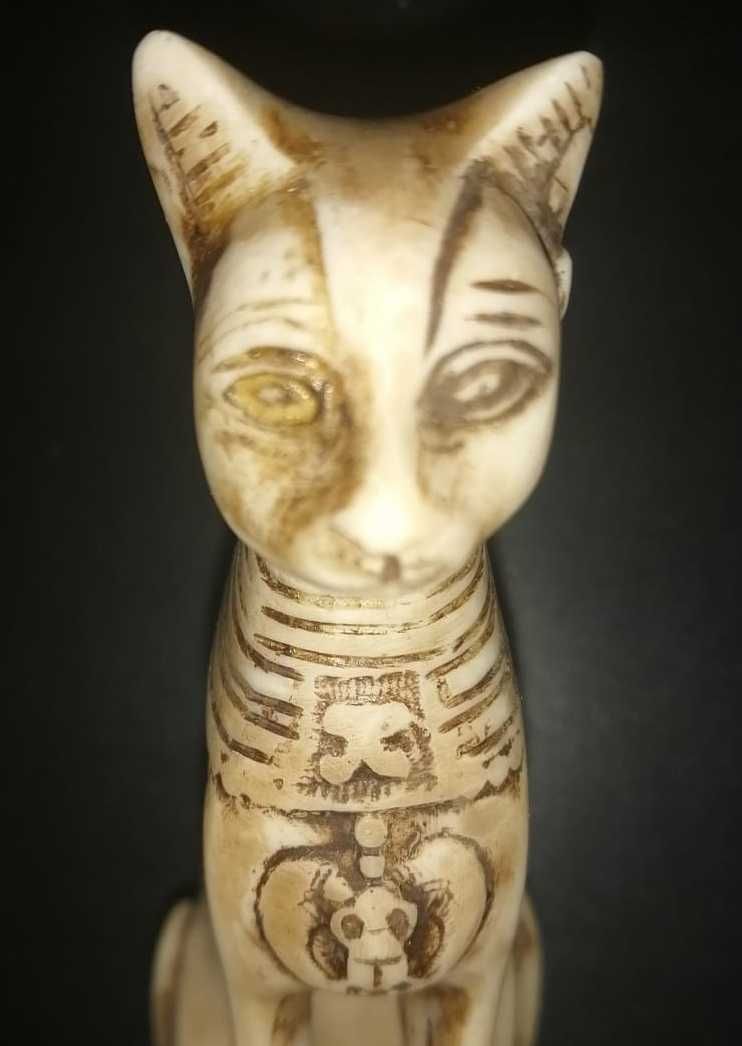 Статуэтка Кошки из слоновой кости, египетская