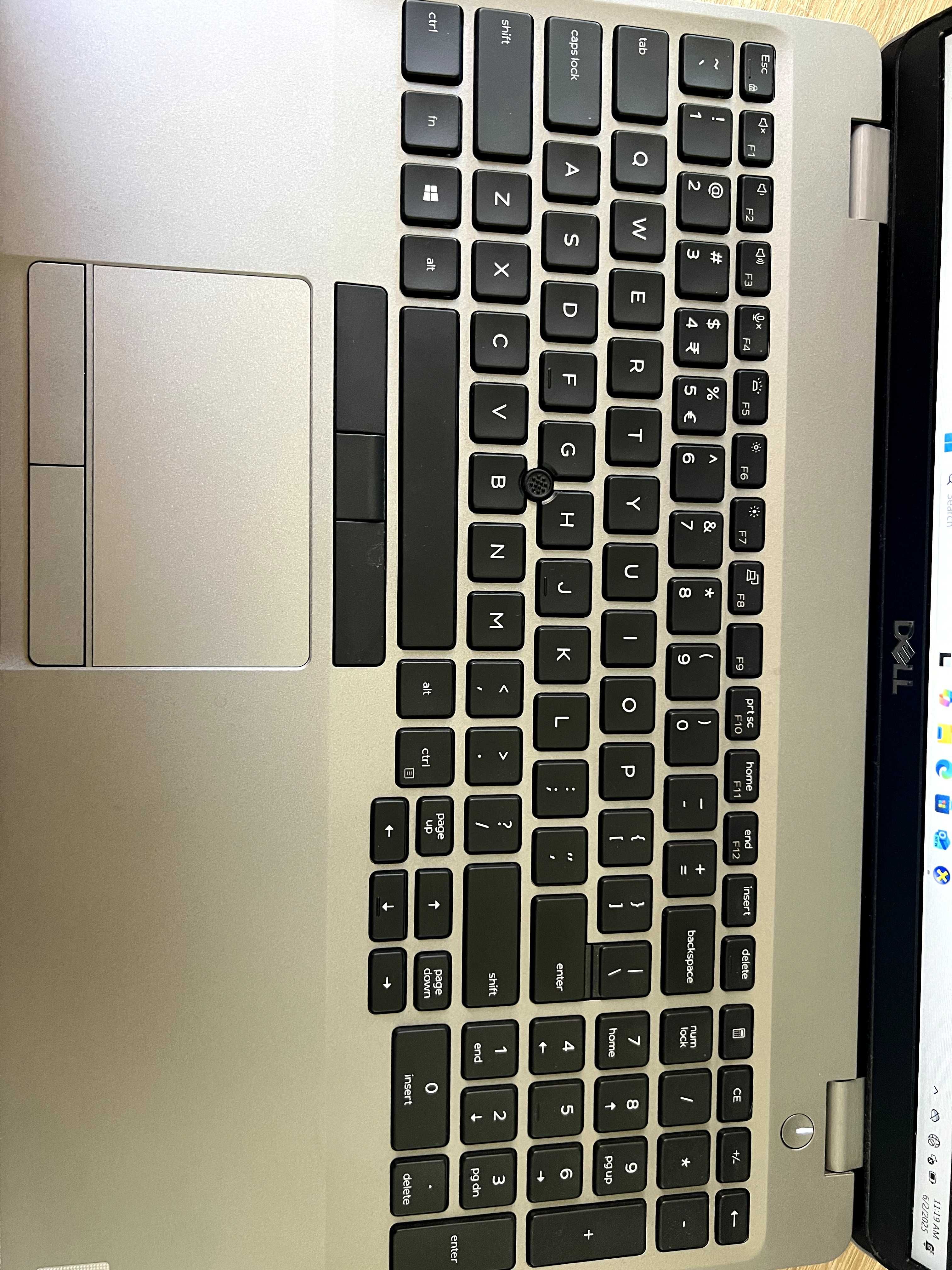 Dell Latitude 5511 - i7-10850H - 32GB RAM DDR4, 1TB SSD, Windows 11