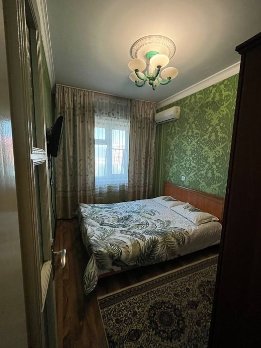 Ибн сино2.Продаётся своя 3 комнатная квартира с мебелью  и частично те