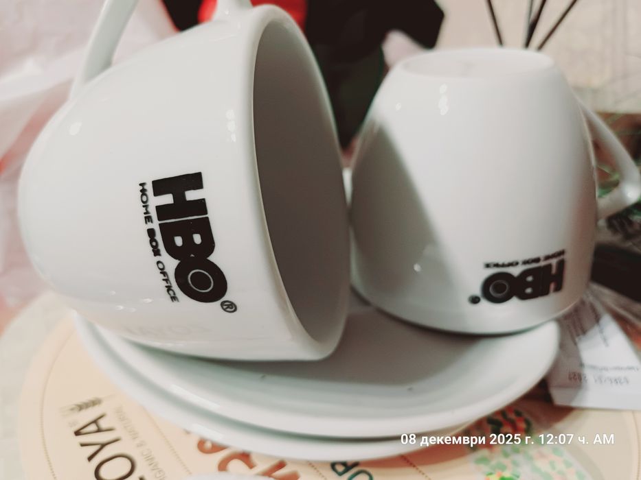 Чаши с логото на НВО