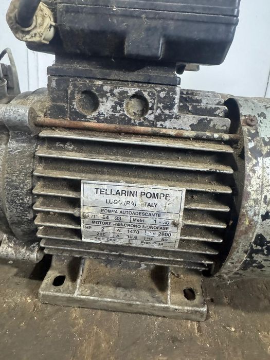 Motor electric cu pompa transfer