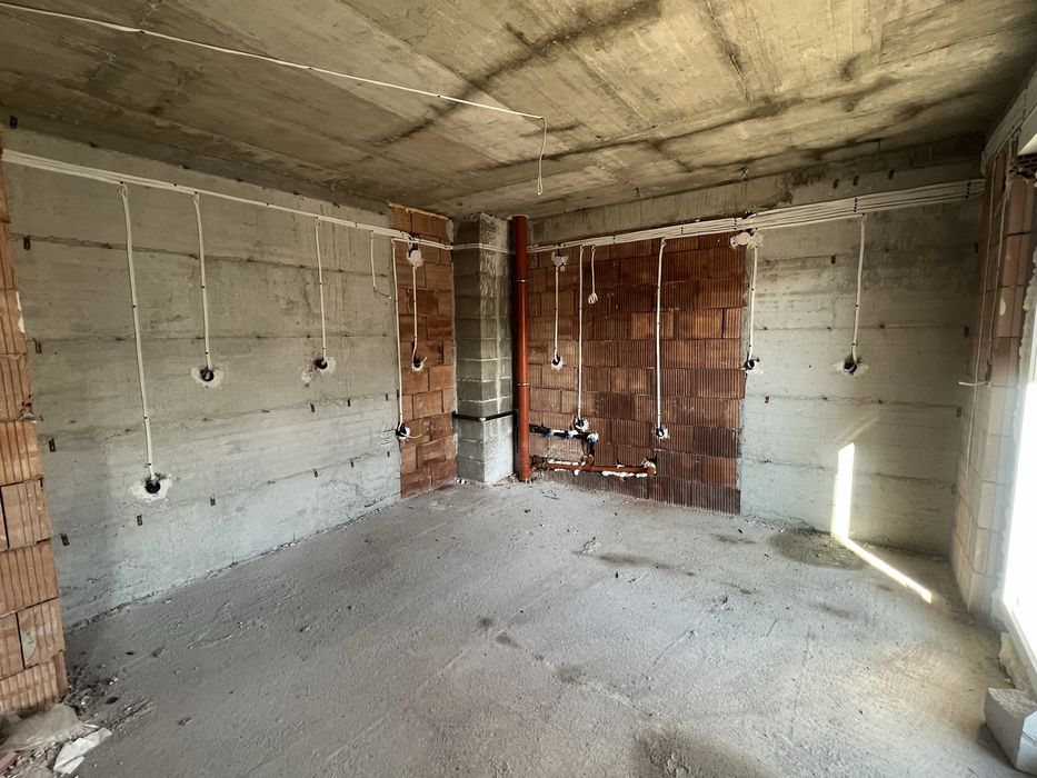 Тристаен апартамент в Остромила