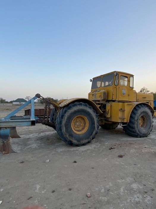 Трактор к 701 жағдайы жақсы соқасы длинаваз запас моторымен