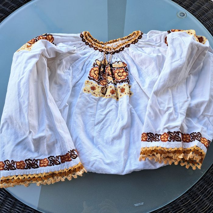 Vând cămăși ie tradiționale femeiești