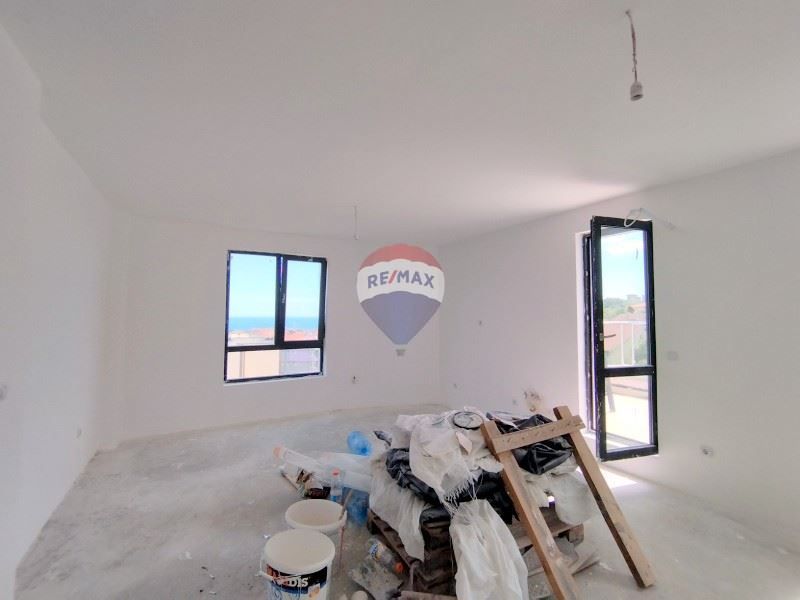 Продава се Двустаен апартамент в Варна, Виница - 78 кв.м за 1456 €/кв.м - Снимка #6