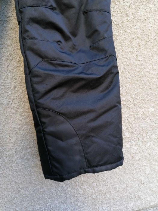 Продавам нови детски черни ски панталони за възраст 4, 6, 7, 8, 14-16