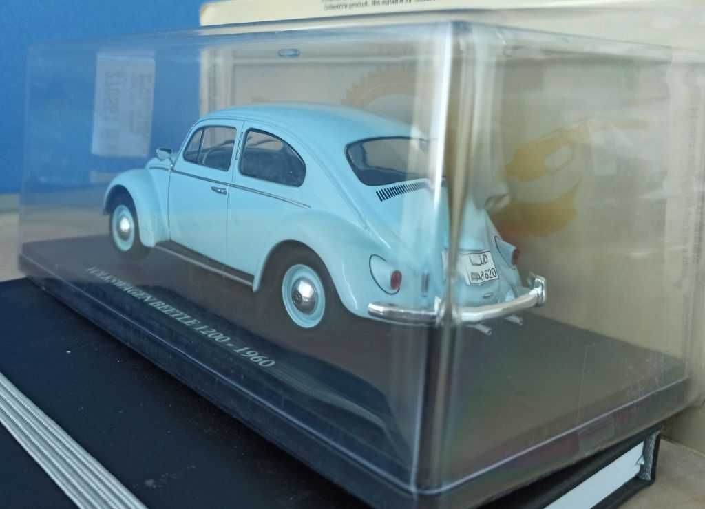 Macheta VW Kafer Beetle 1200 1960 bleu - Hachette 1/24 cu vitrina