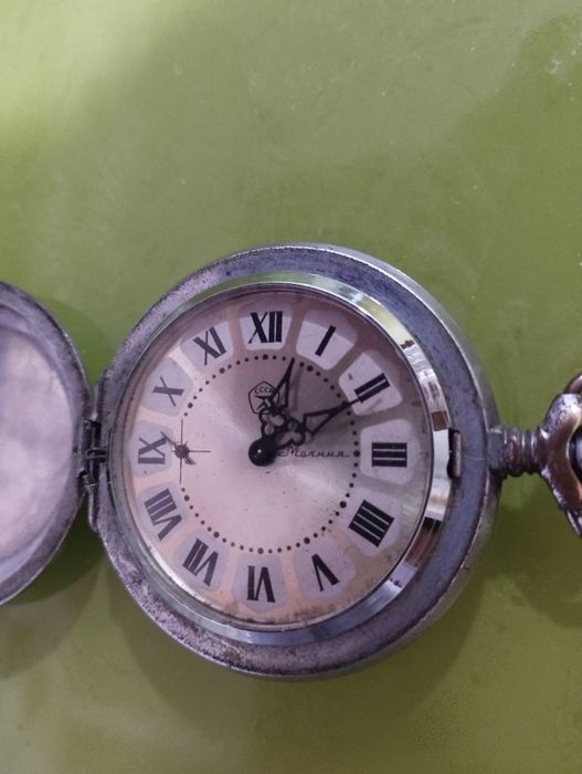 Часы рабочем состоянии