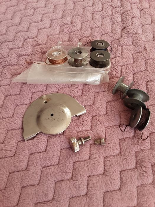 Шпулька , пластина  для швейной машинки