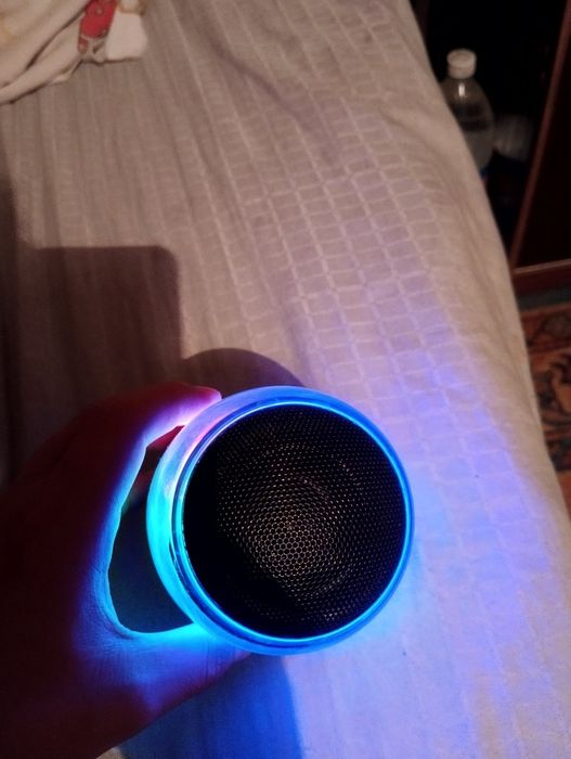 Jbl колонка в отличном состоянии