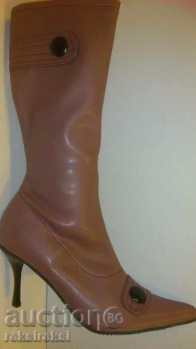 Разпродажба дамски ботуш №40