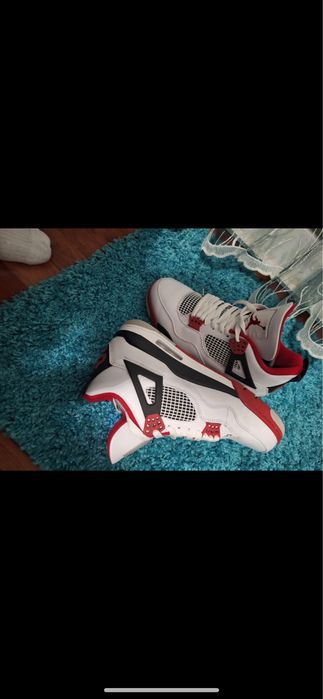 Jordan 4 fire red