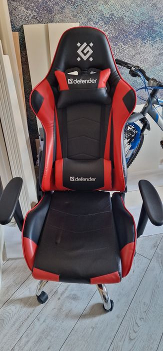 Игровое компьютерное кресло