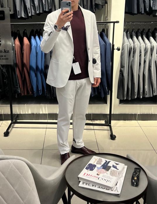 Костюм мужской очень стильный