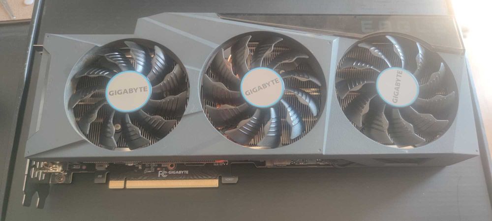 Placă video Gigabyte RTX 3080 Ti Eagle 12 GB – stare excelentă