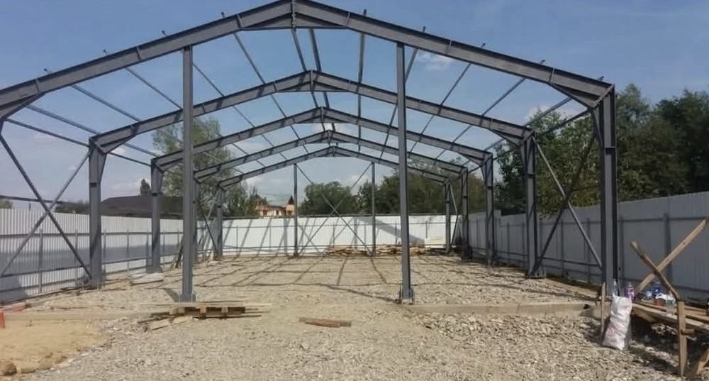 Vand și construiesc  o gama larga de hale sau structuri metalice  noi
