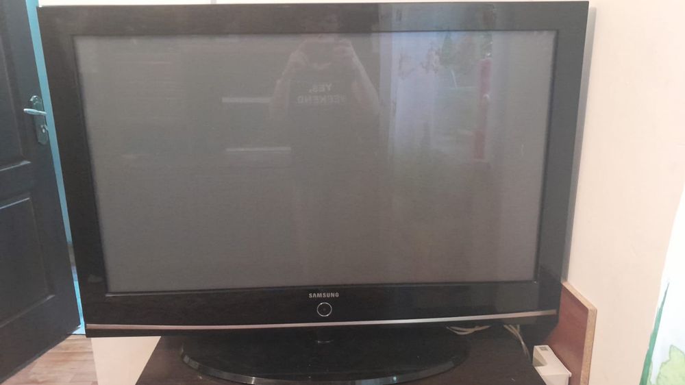 большой телевизор рабочем состоянии отдам за 15.000