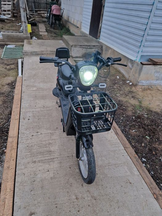 Электроскутер в хорошем состоянии.