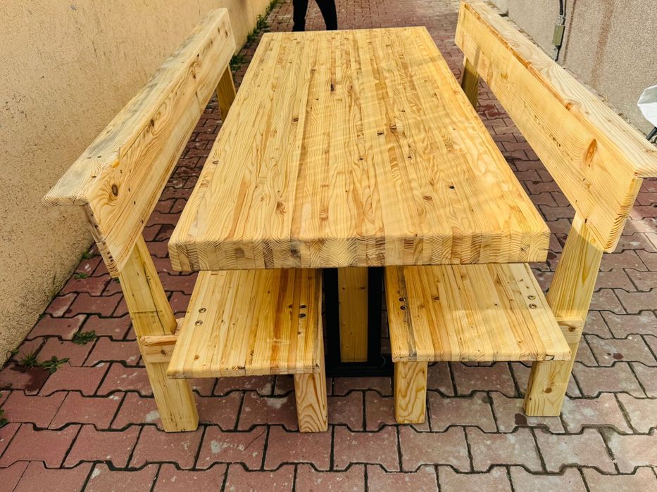 Set mobiler din lemn masiv pentru terasa sau foisor