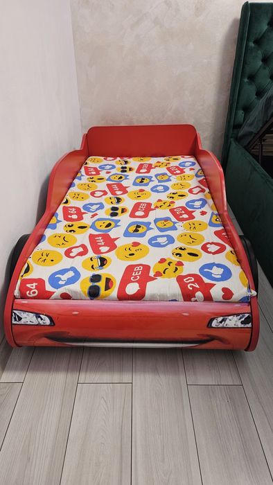 Vând Pat copiii masina Cars