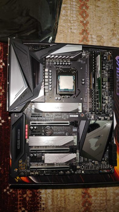 Kit I7 9700K & Gigabyte Aorus Master Z390