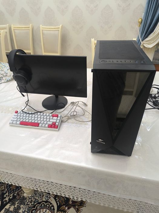 Компьютер с монитором