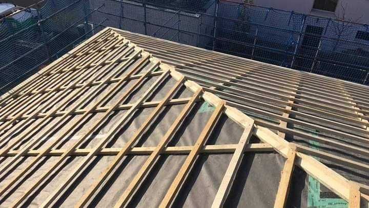 Firma de acoperis oferim servicii de montaj si reparatii acoperis
