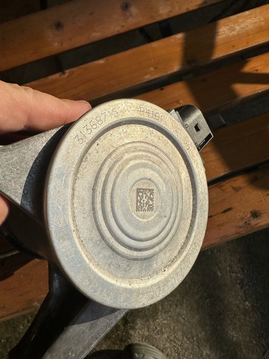 Водна помпа Volvo 31368715