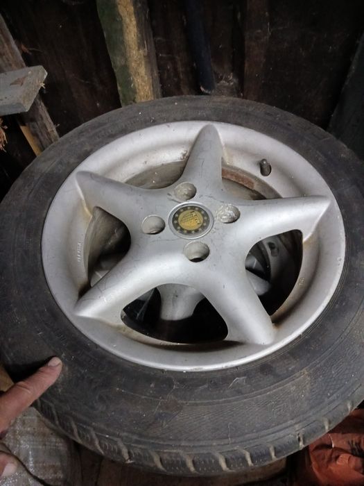 Roti de iarnă cu genți de aluminiu.