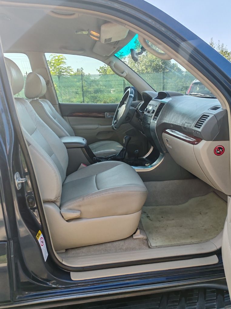 Vând Toyota Land Cruiser J12