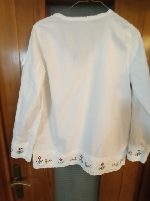 Bluza lucrata manual din bumbav