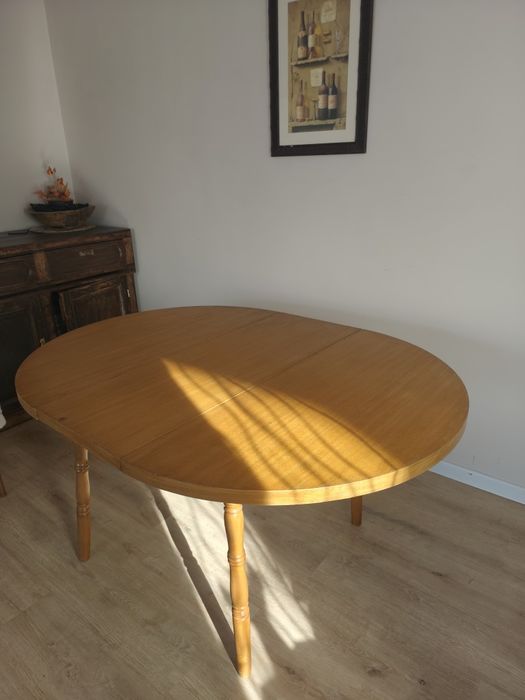 Дървена разтегателна маса