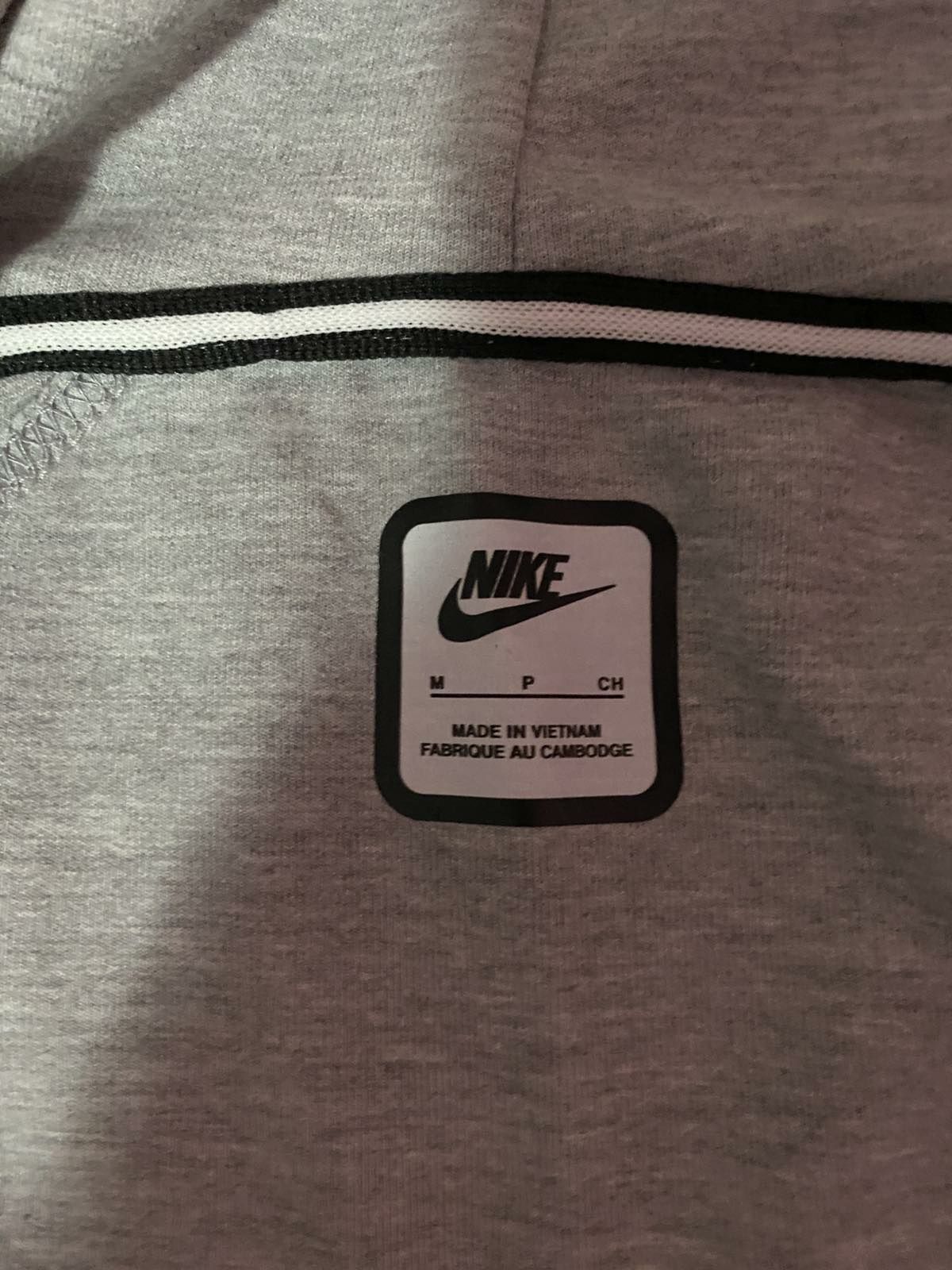Спортен дамски комлект Nike.