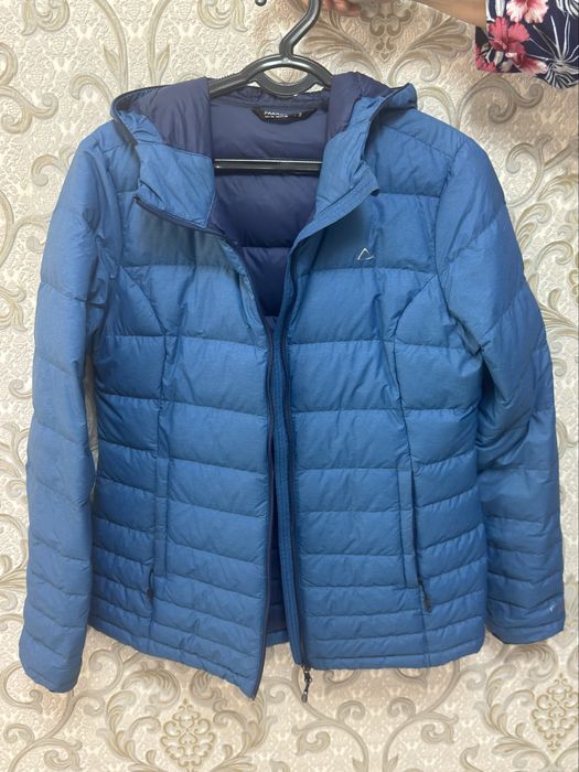 Qishgi kurtkalar holati ideal yangi firminiy