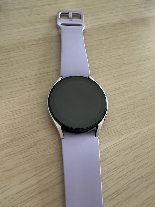 Vand Samsung Galaxy Watch 5 40mm + cadou 3 brățări silicon