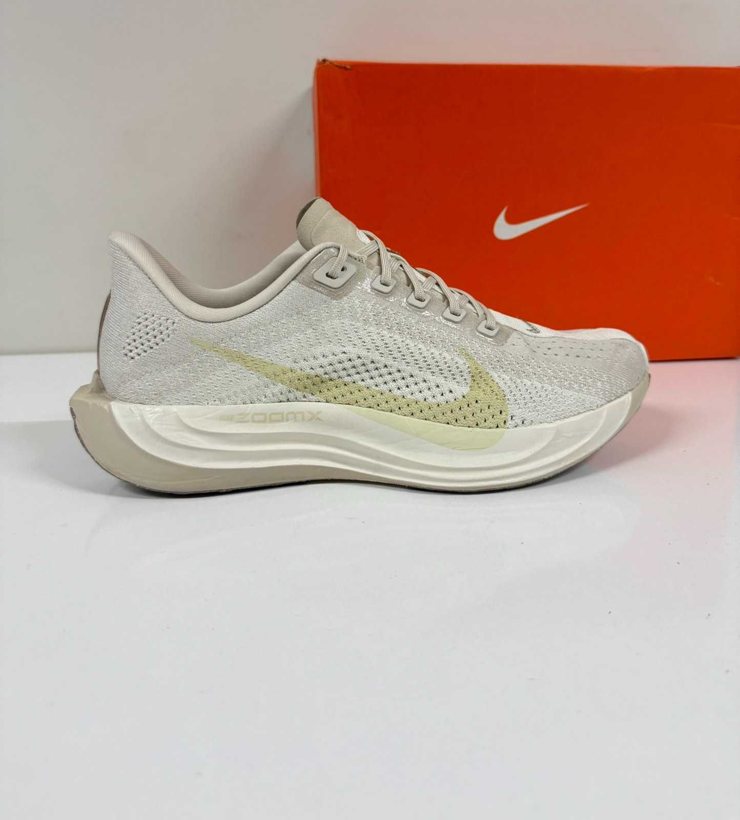 Nike Pegasus Plus