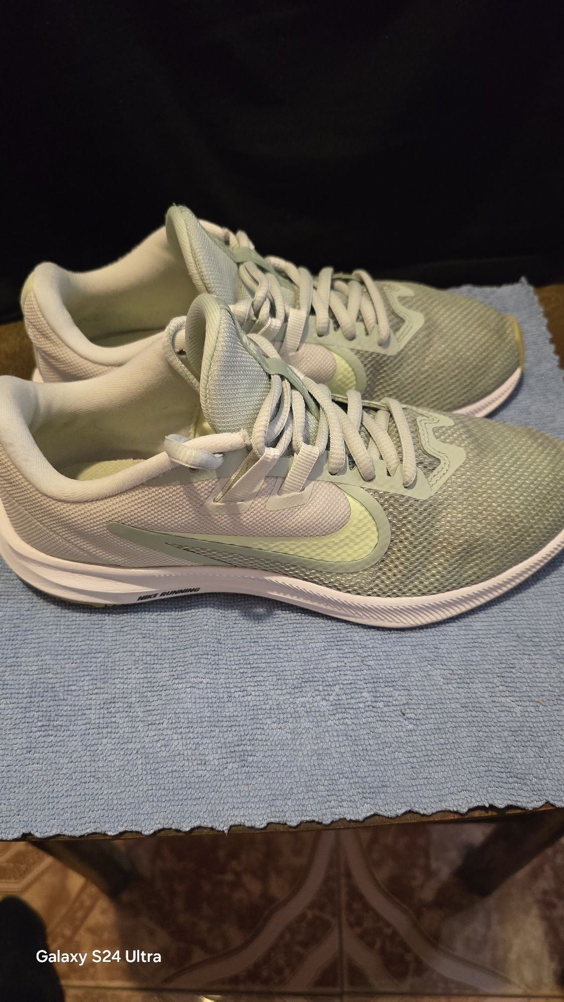 Продавам оргинални маратонки Nike