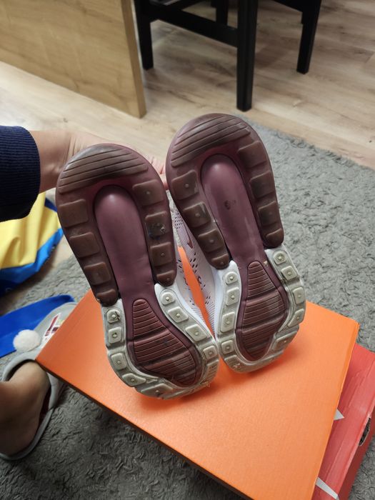 Оргинални дамски маратонки nike airmax 270, размер 41