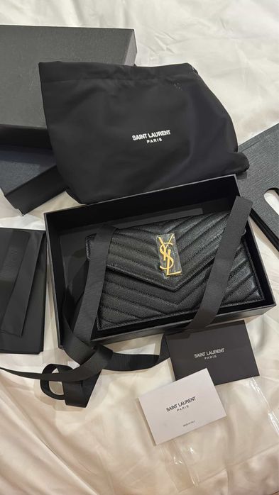 Сумочка от YSL woc.