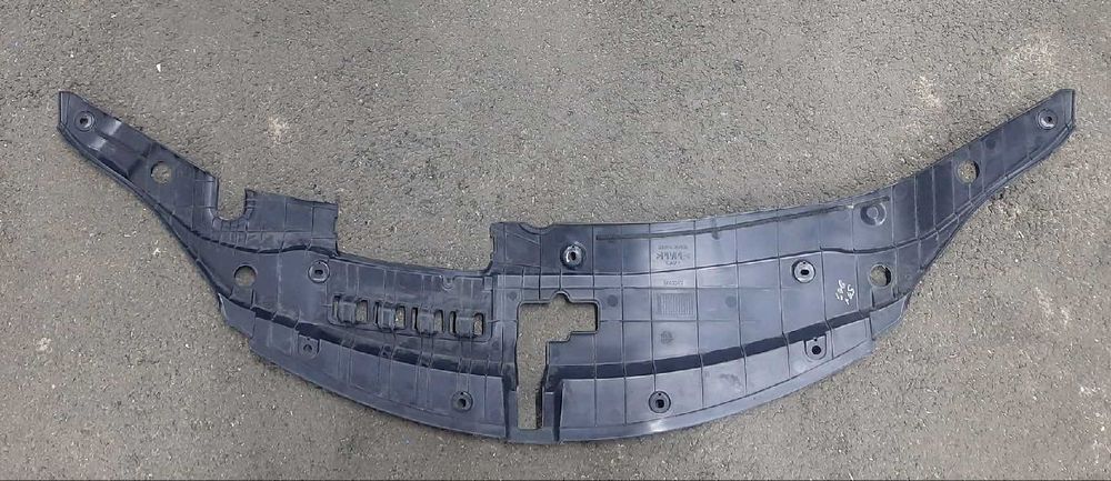 Продам Накладка на рамку радиатора Toyota Camry 50 / 55