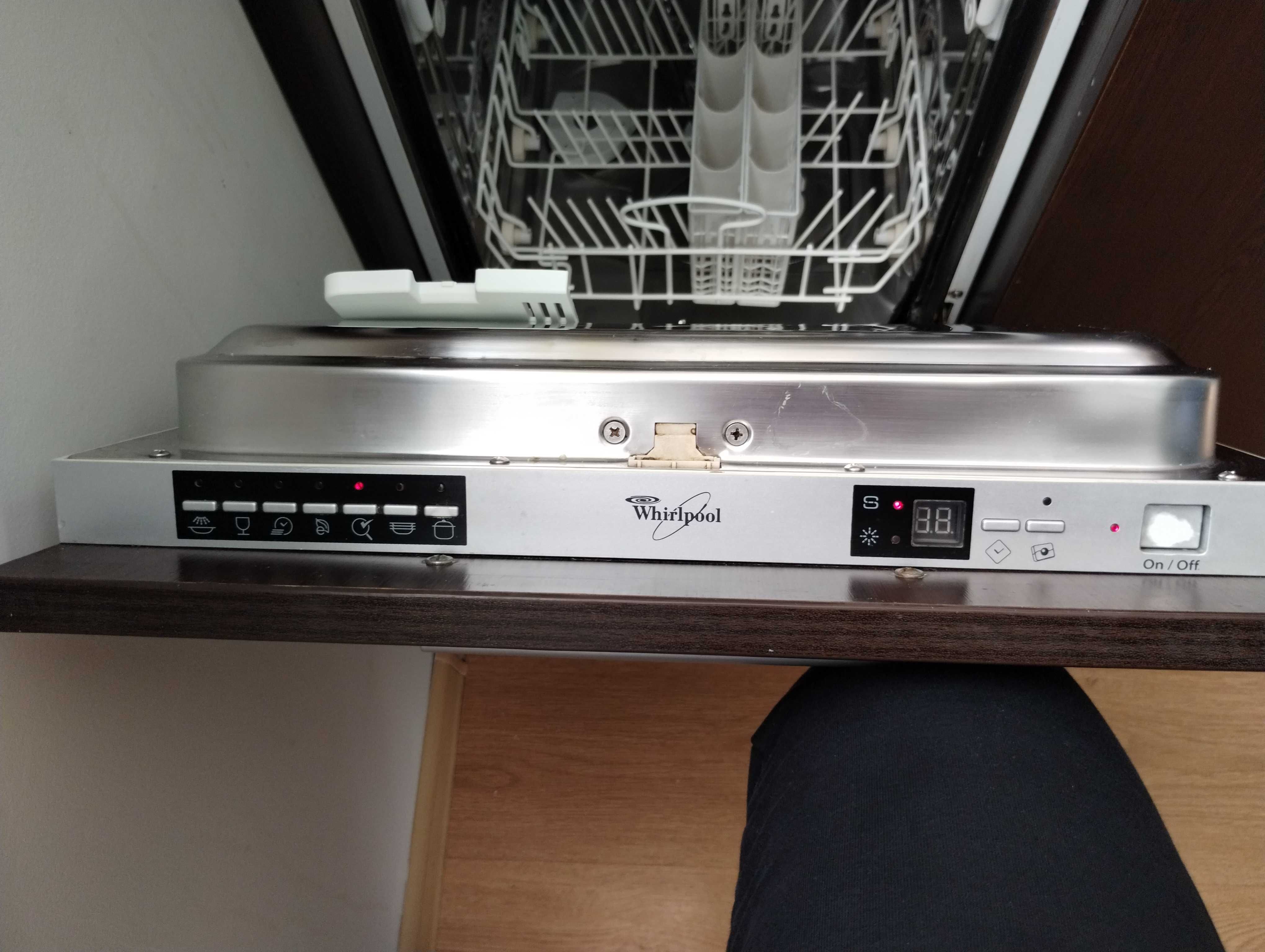 Съдомиялна машина Whirlpoolза вграждане 45 см