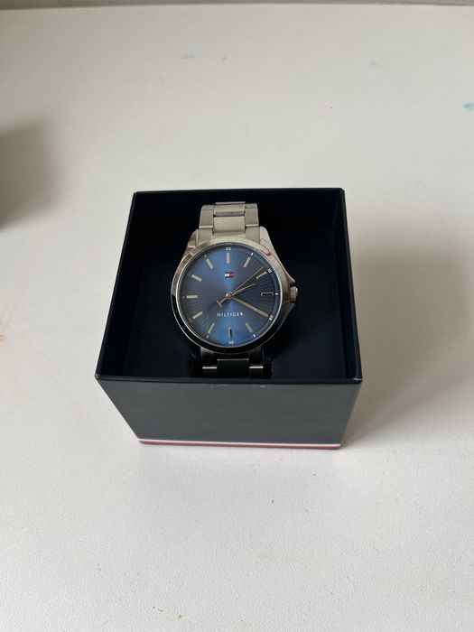 Часы Tommi Hilfiger