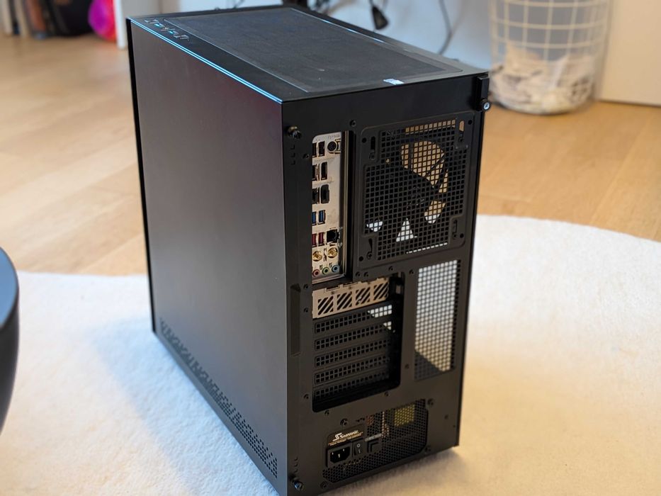 Геймърски/работен компютър, в гаранция, i7-14700 / RTX 4070 TI S / 64G